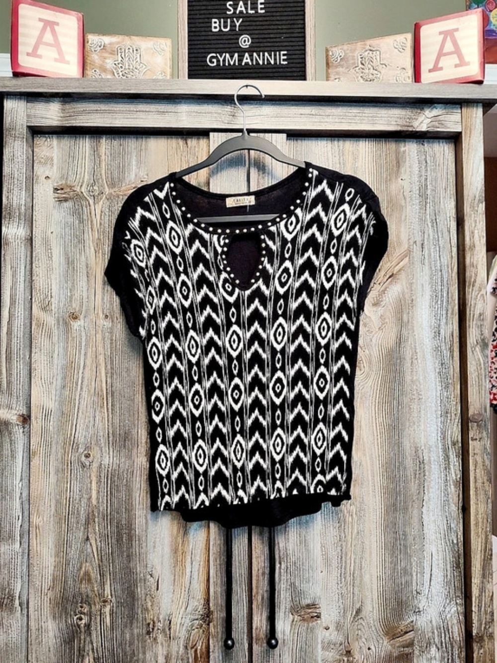 Lavish Geometric Studded Blouse in Black & White Size Medium